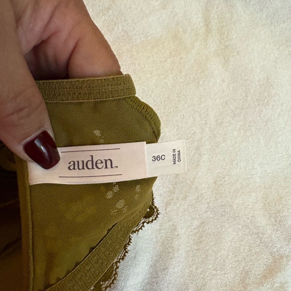Auden Bra The Radiant Plunge Push-Up Lace Front Closure Lace Overlay Green
36C - Picture 5 of 5